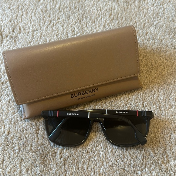 Men’s Burberry Sunglasses - Picture 1 of 10